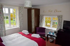 The Swan At Great Kimble - Image 2