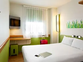Ibis budget Zaragoza - Image 4