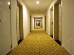 British Quick Hotel - Image 2