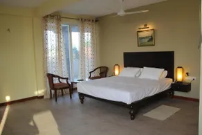 Pavilion Residence - Image 4
