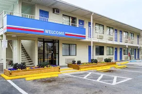 Motel 6 Charleston South - Image 5