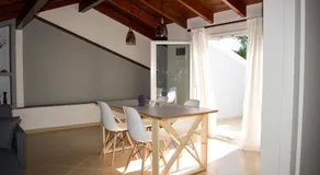 Corfu Birdhouse - Image 4