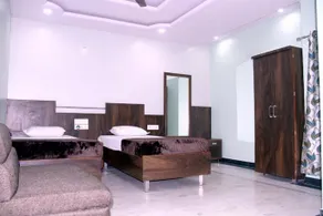 Hotel Gujrat - Image 4