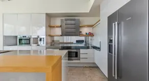 Platinum status, Sunshine Beach - Image 3