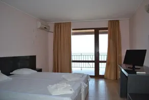 Phoenix Family Hotel - Image 5