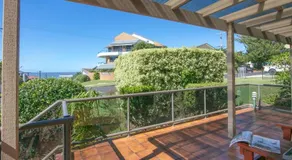 Doncaster - Yamba Main beach and sea pool - Image 3