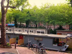 Phildutch Houseboat Amsterdam Bed and Breakfast - Image 3