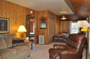 Pleasant Lake House Bed and Breakfast - Image 5