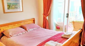 Coconut Cottage - Peaceful Paradise by the Sea! Close to Beach & Town Center - Free Parking & WiFi - - Image 5