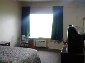 Lewis & Clark Motor Lodge - Image 3