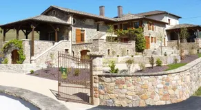 Gite with BBQ, terrace & garden - Image 3