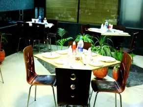 Hotel Vickys Plaza - Image 4