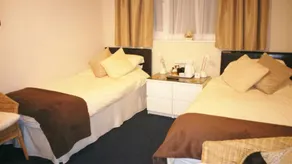 Kendall Guest House Saltford - Image 3
