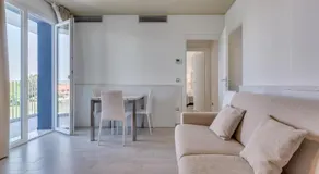 Apartaments Suites Ambassador - Image 3