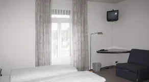 Central - Image 5
