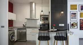 Stylish 2 Bedroom AC Wifi Terrace Attic in Valencia Center - Image 3