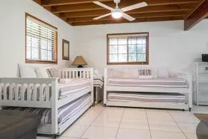 Green Trees Beach House - Image 2
