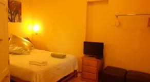 151 Backpacker Hostel B&B - Image 4
