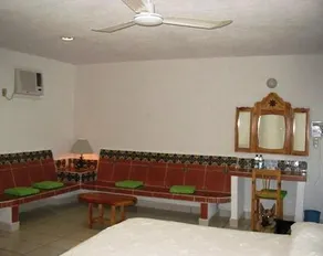 Best Night La Laguna Hotel - Image 3