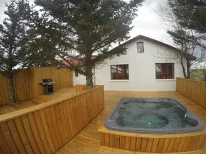 Hellatún Guest House! - Image 1