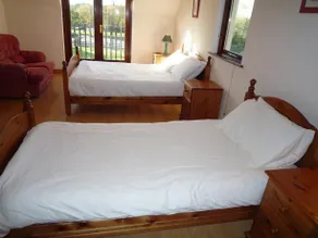 The Waterfront Holiday Homes - Image 2