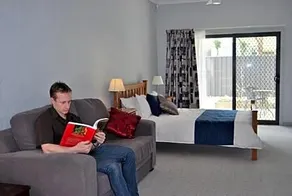 Brayfield Cottage - Image 3