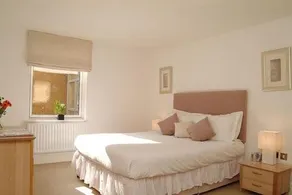 Ascot Apartments - Image 3