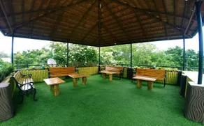 Button Eyes Resort - Image 5