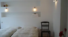 Bed In Amsterdam - Image 5