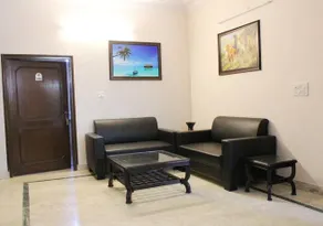 OYO Rooms Hawa Sadak Bais Godam - Image 3