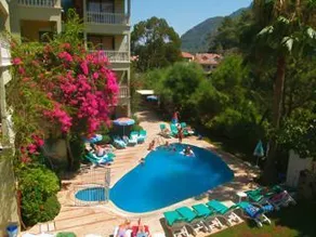 Club Petunya Apartments - Image 4