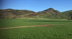 Next Door to Holyrood Palace and Arthur's Seat - Image 4