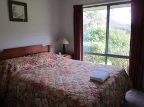 Glenmore Springs Accommodation - Image 2