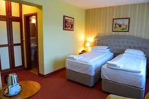 Family Hotel Lazur - Image 2