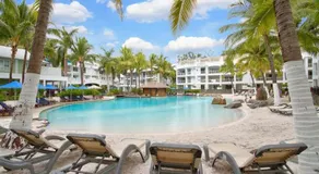 Palm Cove Paradise - Couples spa beach getaway - Image 2