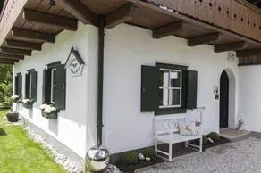 Forest Chalet, all famous ski areas around us, 15 min to city of salzburg, mountainview, panorama sauna, bath whirlpool, fire pit in garden up to 10 p - Image 2