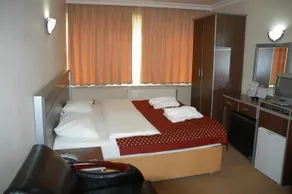 Grand Lion Hotel - Image 3