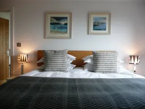Marine Lodge - Image 2