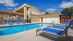 Best Western Inn of St. Charles - Image 3