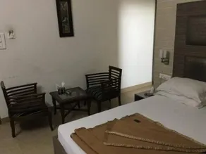 Hotel Ganga Residency - Image 4