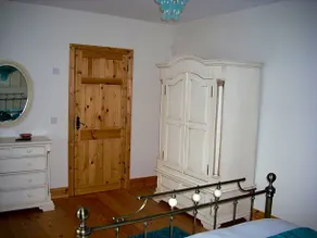 Golden Rose House - Image 3