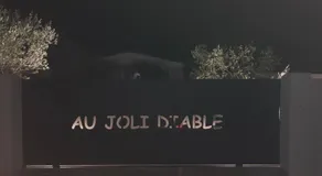 Au Joli Diable - Image 2