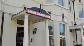 Cedar Lodge Hotel - Image 2
