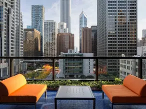 Chicago Downtown Suites Walk to Magnificent Mile - Image 2