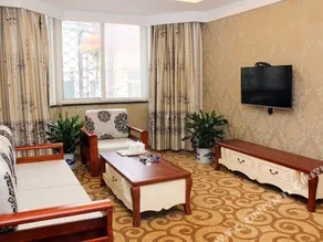LAI FENG HOTEL - Image 2