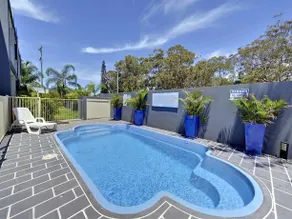 Shoal Bay Beachclub Level 2 Bayside Unit 19 - Image 5