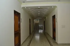 OYO Premium Ganges Marine Drive - Image 2