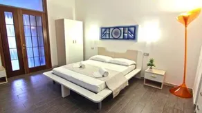 Apple Guest House - Image 5