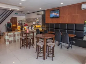 OYO 209 Yomi Hotel - Image 4