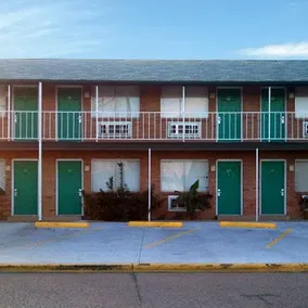 Trade Winds Motel - Image 4